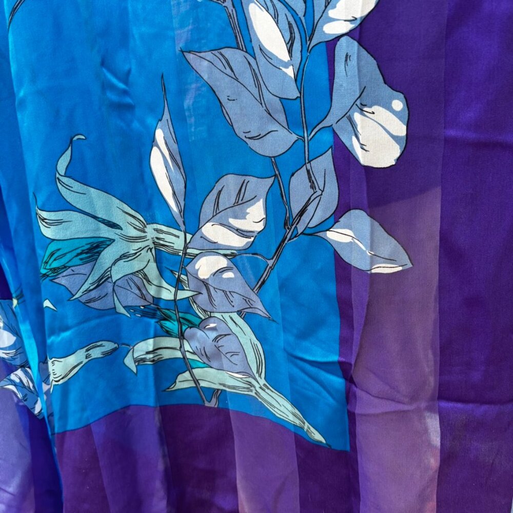 Cerruti 1881 LARGE silk scarf made in Italy - Picture 3 of 6